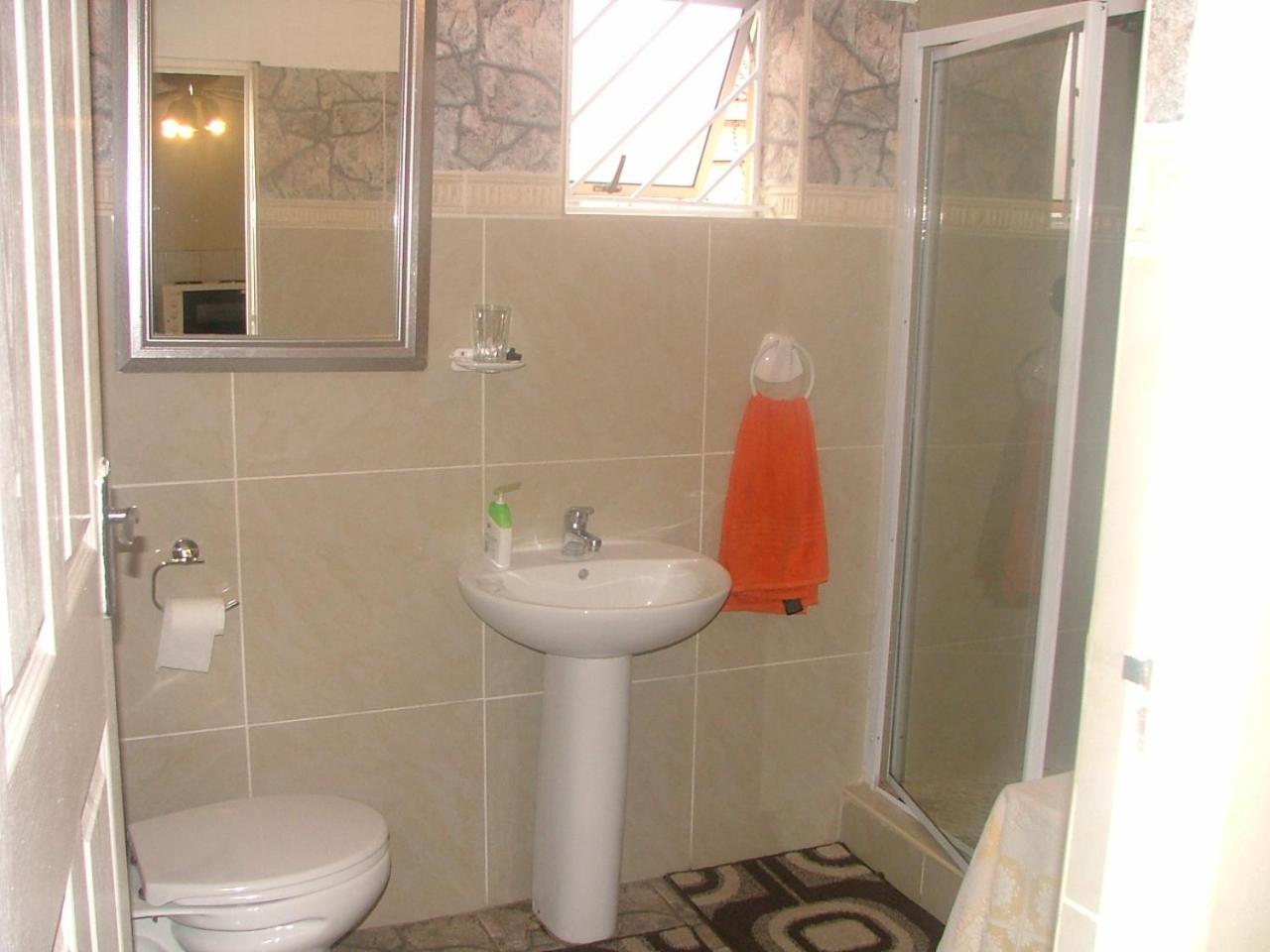 Bishop Lavis Mbalentle Guesthouse מראה חיצוני תמונה